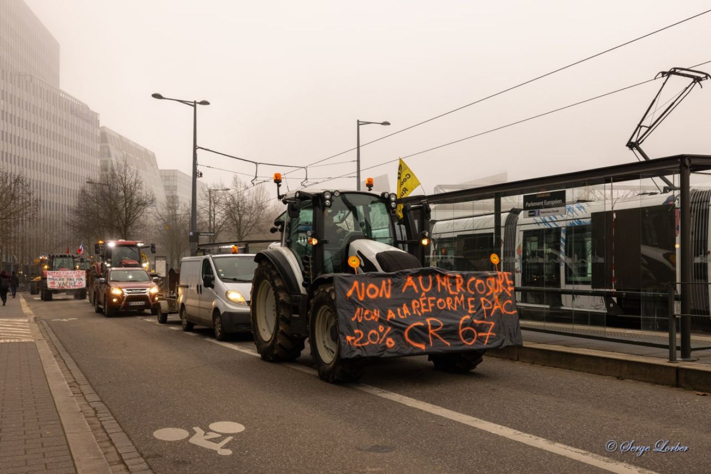Ensemble pour les Libertés devant le Parlement européen en soutien aux agriculteurs