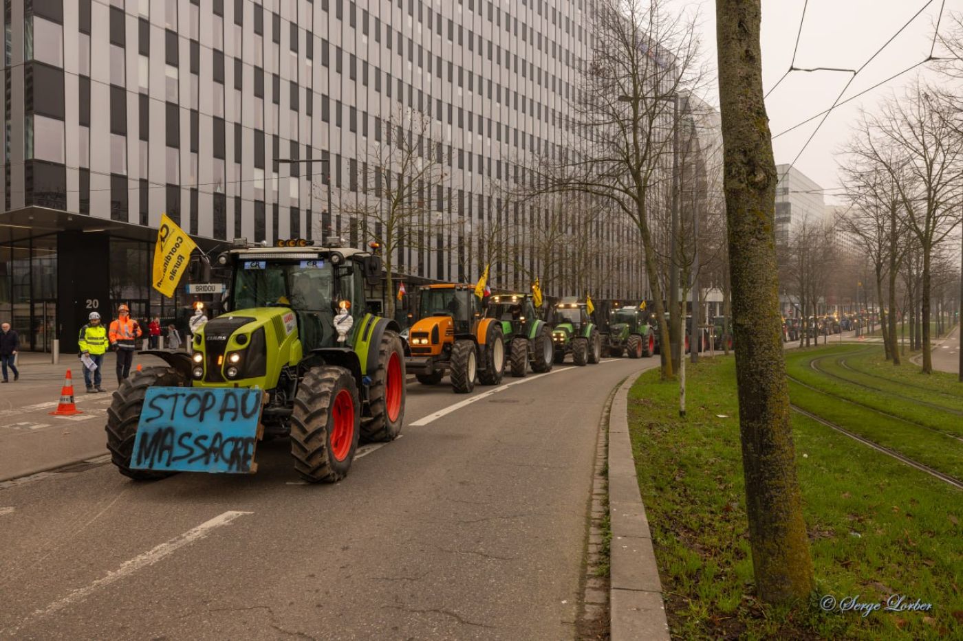 Ensemble pour les Libertés devant le Parlement européen en soutien aux agriculteurs