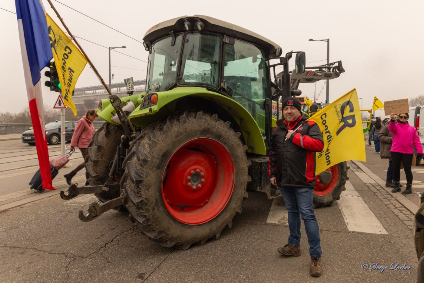 Ensemble pour les Libertés devant le Parlement européen en soutien aux agriculteurs