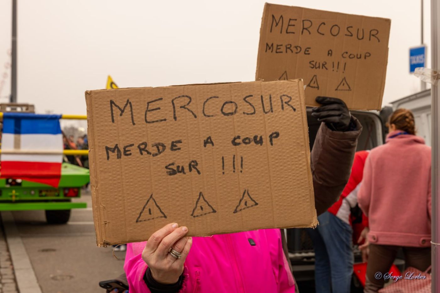 Ensemble pour les Libertés devant le Parlement européen en soutien aux agriculteurs