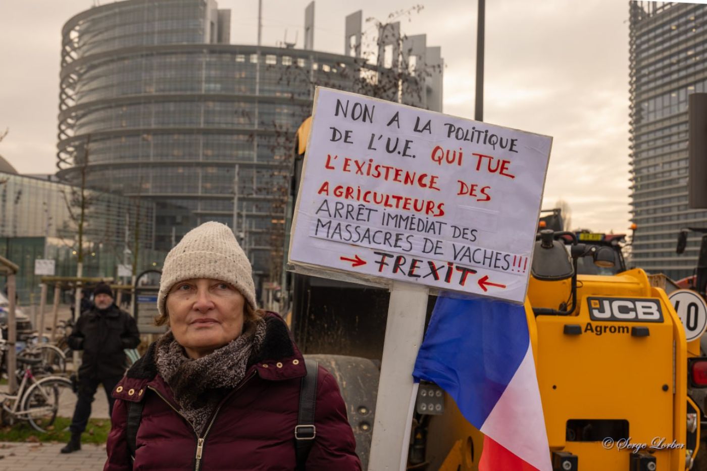 Ensemble pour les Libertés devant le Parlement européen en soutien aux agriculteurs